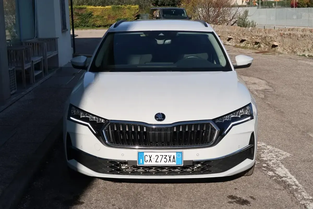 Usata Skoda Octavia Selection 150 CV (110 kW) 2024 Bianco Station wagon