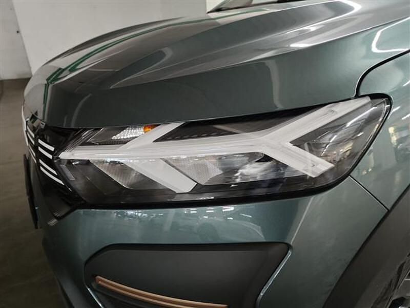 Nuova Dacia Jogger Extreme 140 CV (102 kW) 2025 Verde scuro Monovolume