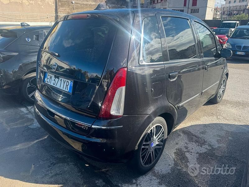 Usata Lancia Musa Platinum 95 CV (69 kW) 2012 Nero Monovolume