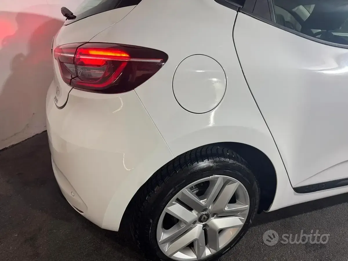 Usata Renault Clio V Evolution 100 CV (73 kW) 2022 Bianco Berlina