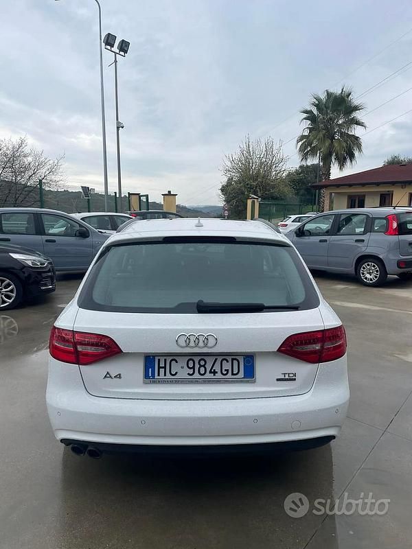 Usado Audi A4 150 CV (110 kW) 2015 Blanco Familiar
