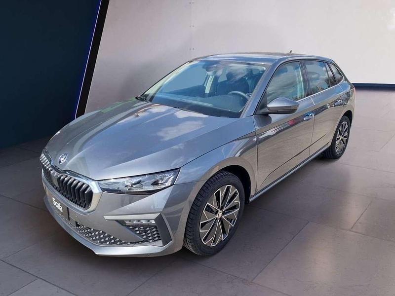 Grigio scuro Nuova 2024 Skoda Scala Style Due volumi | 27.900 € (Ottimo prezzo) - Immagine 1/2