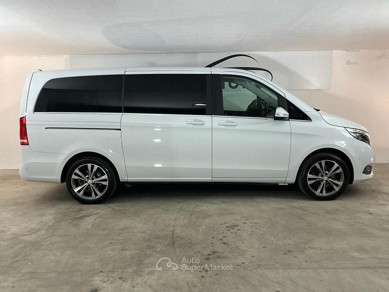 Usata Mercedes V300 Premium 190 CV (139 kW) 2015 Bianco Monovolume