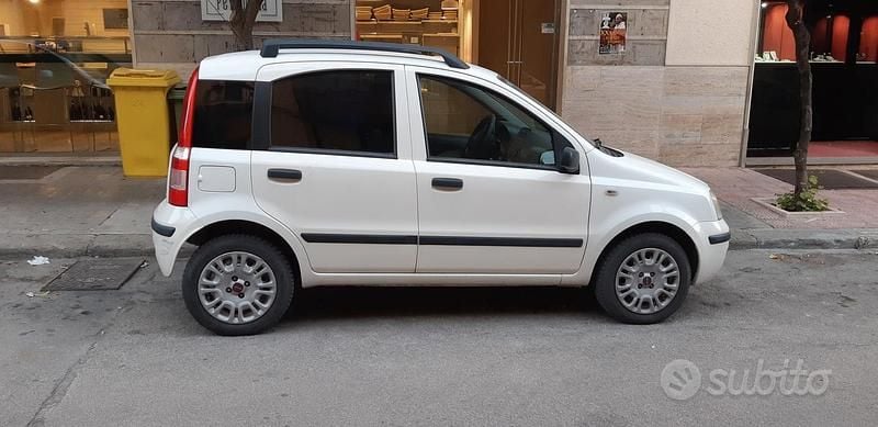 Usata Fiat Panda 70 CV (51 kW) 2005 Bianco Utilitaria