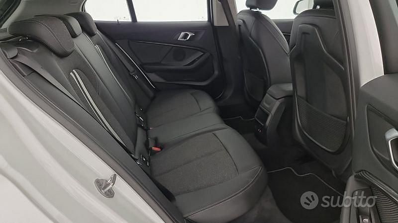 Usata BMW 118 Sport Line 140 CV (102 kW) 2021 Bianco Utilitaria