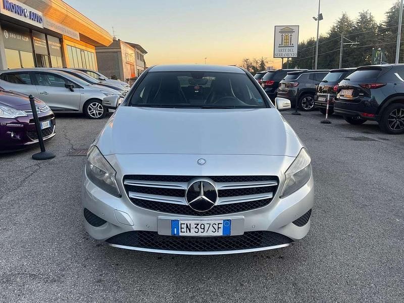 Usata Mercedes A180 109 CV (80 kW) 2012 Argento Berlina