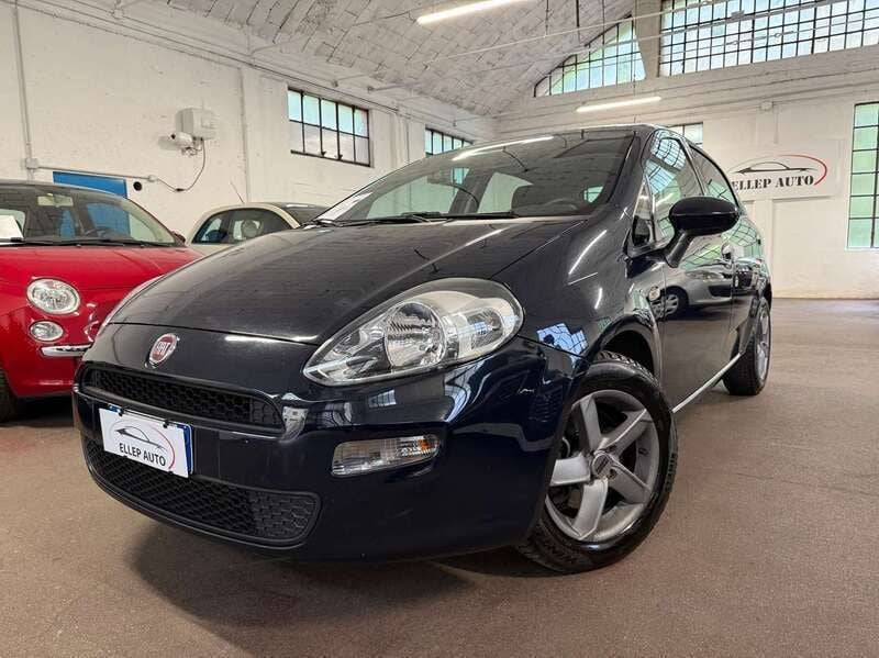 Blu/azzurro Usata 2017 Fiat Punto Lounge Due volumi | 5700 € (Buon prezzo) - Immagine 1/4