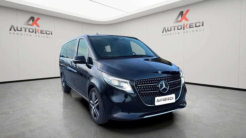 Usata Mercedes V250 Avantgarde 190 CV (139 kW) 2025 Nero Monovolume