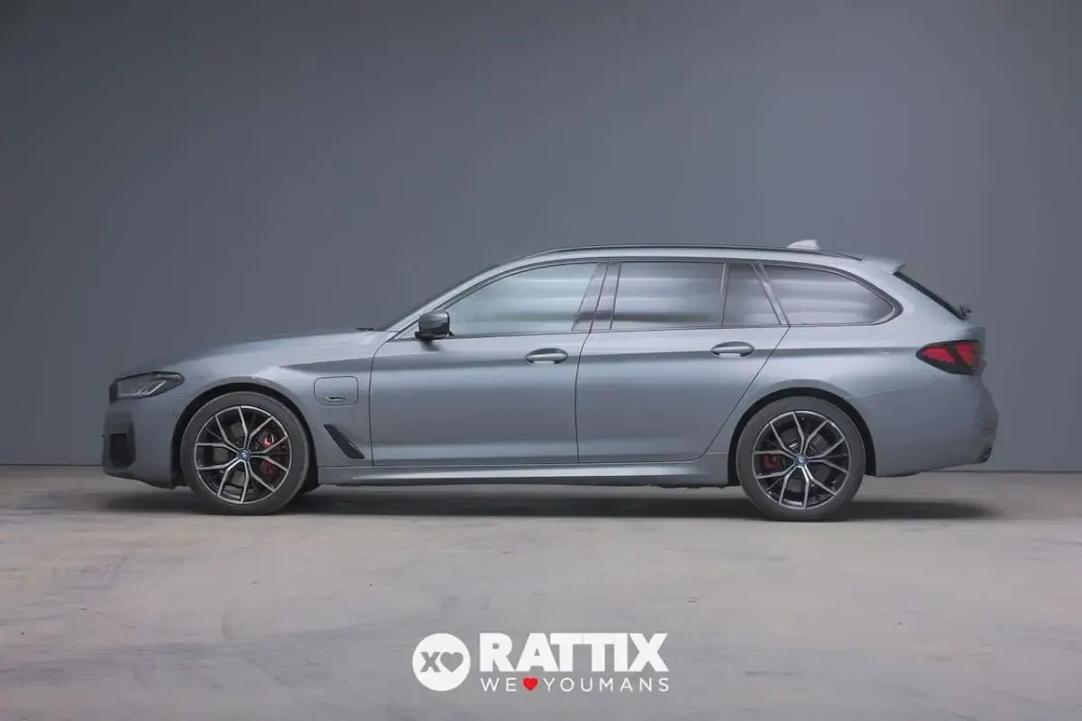 Usata BMW 530e M Sport 184 CV (135 kW) 2023 Skyscraper metallic Station wagon