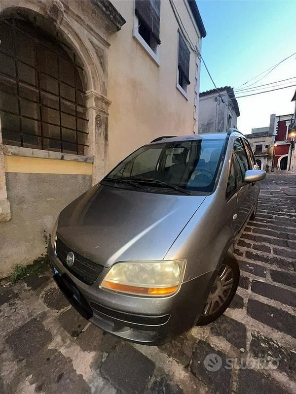 Usata Fiat Idea 2004 Grigio Monovolume