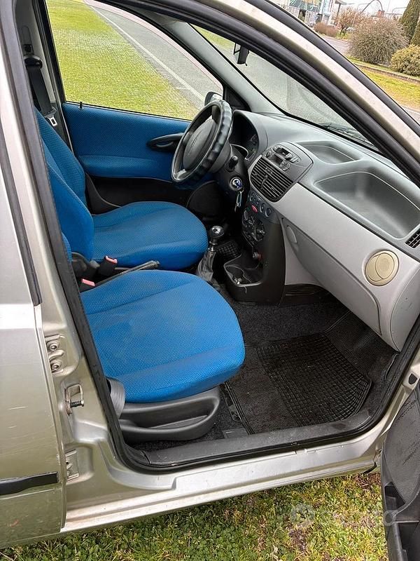 Usata Fiat Punto 2001 Utilitaria