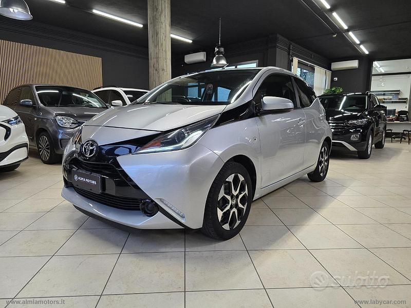Usata Toyota Aygo X-play 69 CV (50 kW) 2018 Grigio Utilitaria