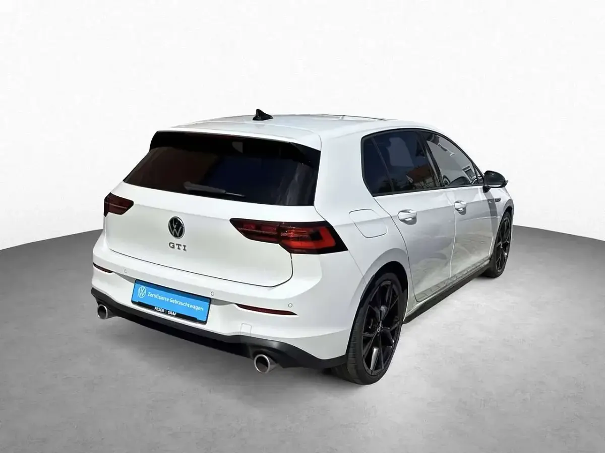 Usata VW Golf VIII GTI 245 CV (180 kW) 2024 Bianco Berlina