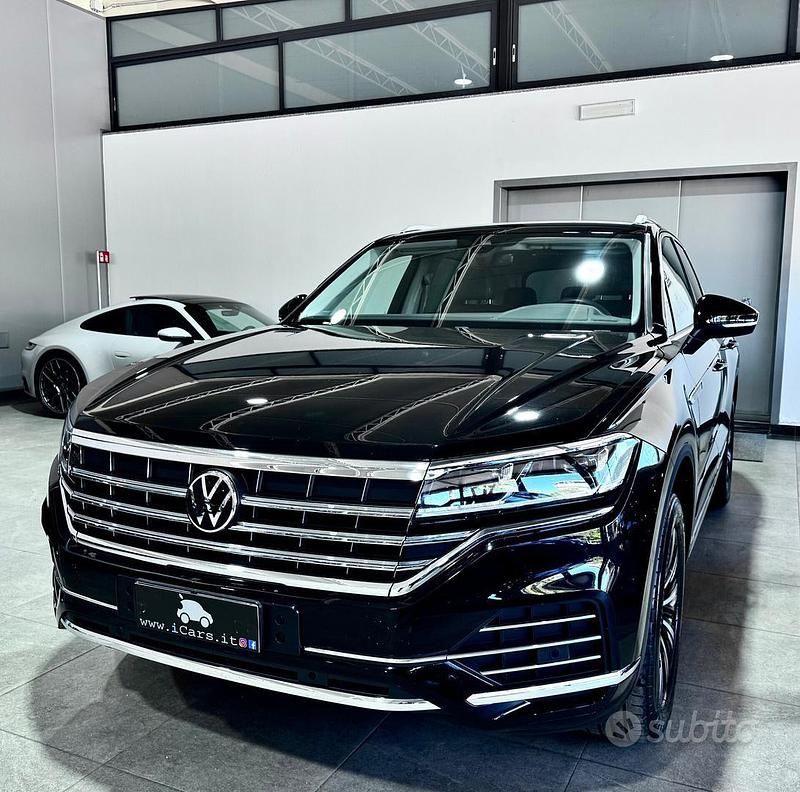 Usata VW Touareg 231 CV (169 kW) 2023 Nero SUV