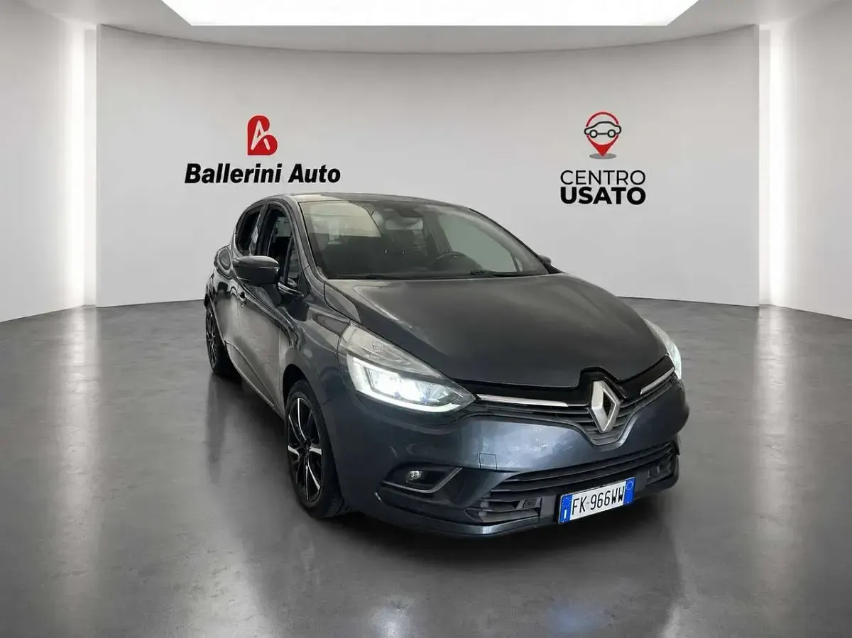 Usata Renault Clio IV Intens 73 CV (53 kW) 2017 Grigio Berlina