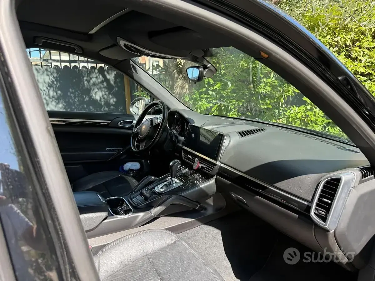 Usata Porsche Cayenne 245 CV (180 kW) 2013 Nero SUV