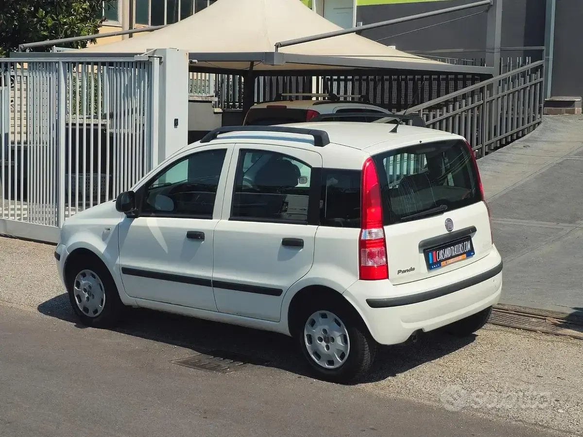 Usata Fiat Panda Dynamic 69 CV (50 kW) 2012 Bianco Utilitaria