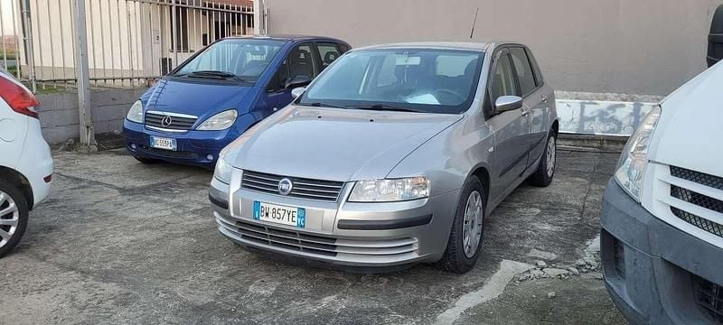 Usata Fiat Stilo Active 103 CV (75 kW) 2002 Bronzo Berlina