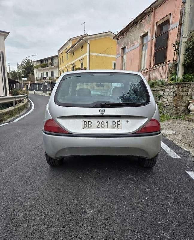Usata Lancia Ypsilon 54 CV (39 kW) 1997 Utilitaria