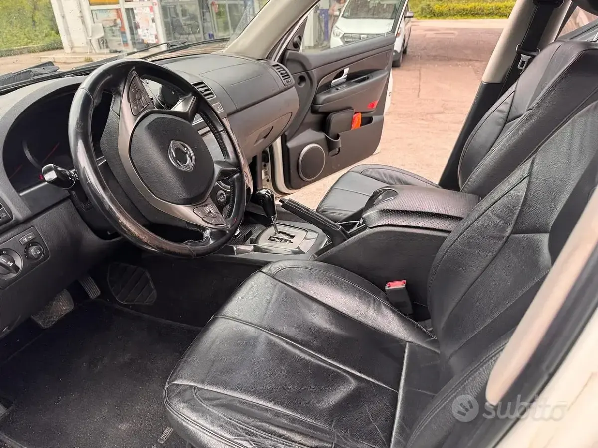 Usata SsangYong Rexton 178 CV (130 kW) 2016 SUV