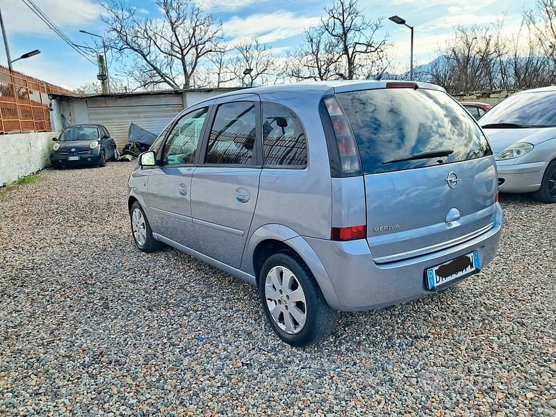 Usata Opel Meriva Enjoy 90 CV (66 kW) 2007 Grigio Monovolume