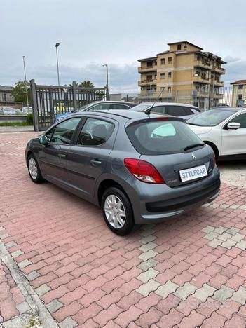 Usata Peugeot 207 Active 95 CV (69 kW) 2009 Grigio Berlina
