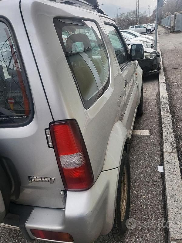 Usata Suzuki Jimny 2005 Grigio SUV