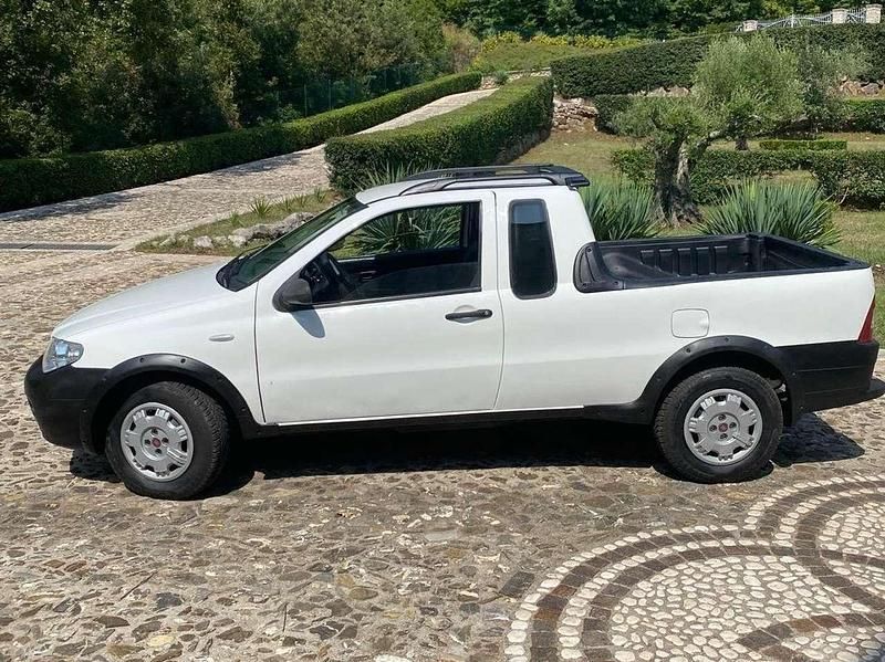 Usata Fiat Strada 84 CV (61 kW) 2010 Bianco Pick-up