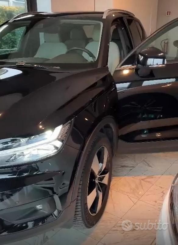 Usata Volvo XC40 60 kW (82 CV) 2020 Nero SUV