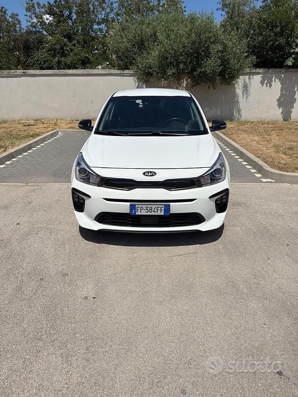 Usata Kia Rio GT-Line 120 CV (88 kW) 2018 Bianco Berlina