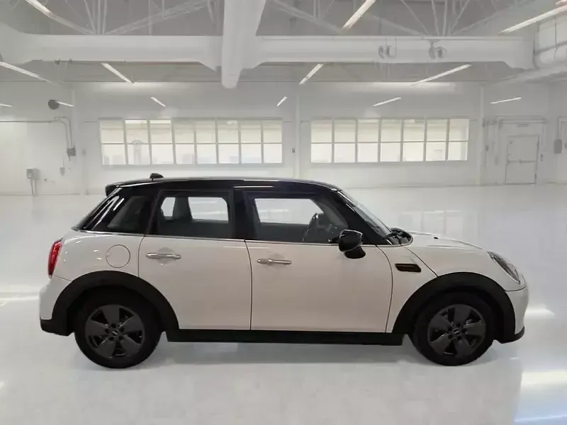 Usata Mini Cooper Classic 135 CV (99 kW) 2023 Utilitaria