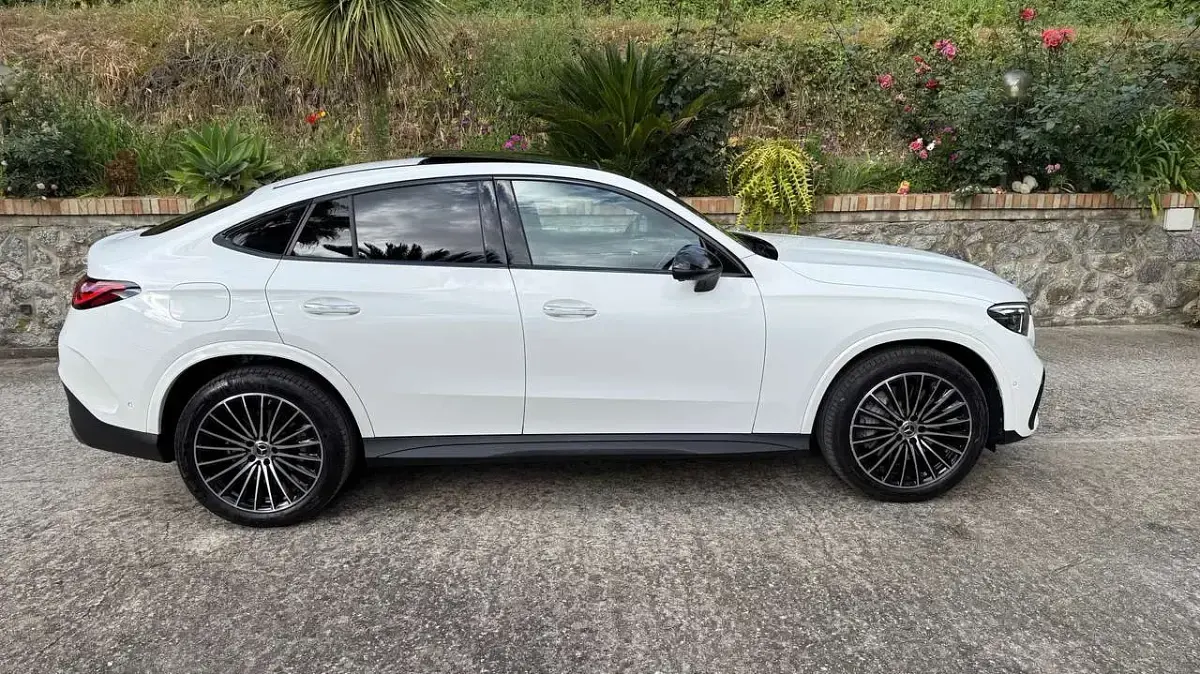 Usata Mercedes GLC220 AMG Line Premium 197 CV (144 kW) 2023 Bianco SUV