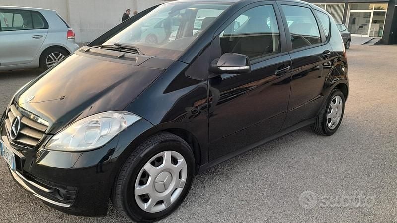 Usata Mercedes A180 Elegance 108 CV (79 kW) 2009 Nero Berlina
