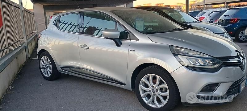 Usata Renault Clio IV Life 90 CV (66 kW) 2019 Grigio Berlina