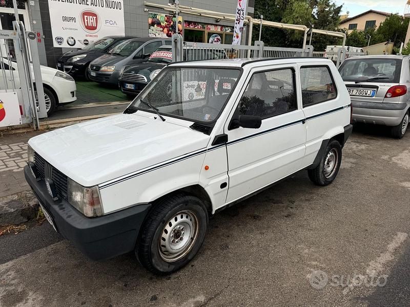 Usata Fiat 750 33 CV (24 kW) 1989 Bianco Berlina