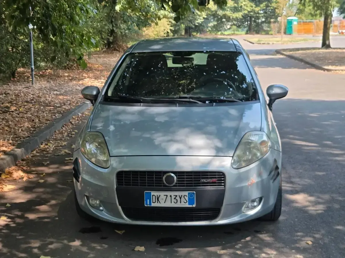 Usata Fiat Grande Punto Active 75 CV (55 kW) 2007 Grigio Utilitaria