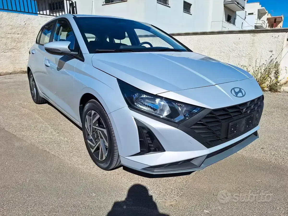 Nuova Hyundai i20 100 CV (73 kW) 2026 Nero Utilitaria
