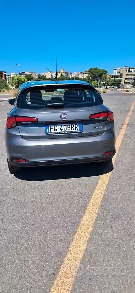 Usata Fiat Tipo Business 120 CV (88 kW) 2017 Grigio Berlina