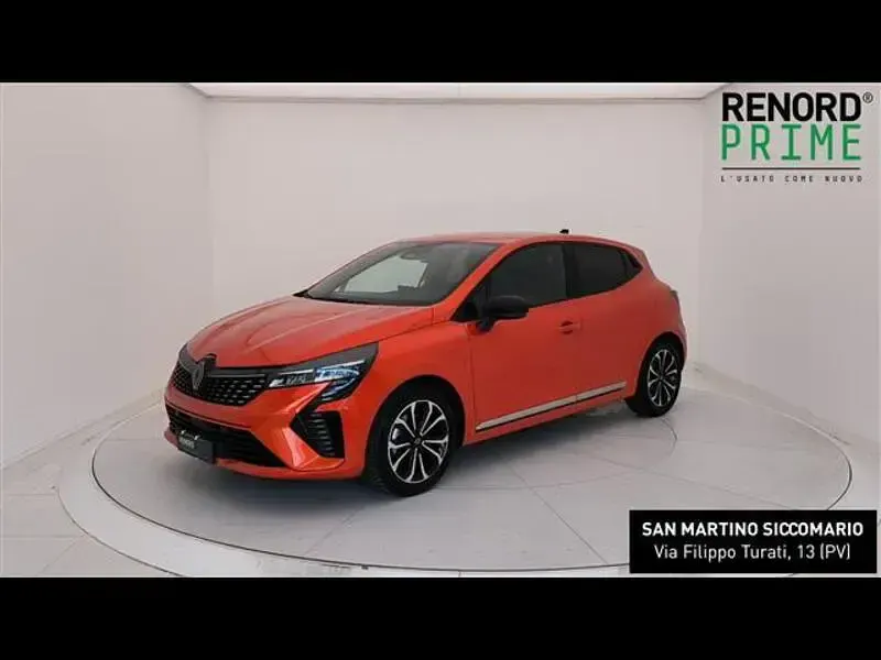 Usata Renault Clio Techno 145 CV (106 kW) 2023 Arancione Utilitaria
