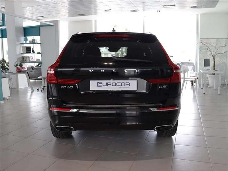 Usata Volvo XC60 Inscription 197 CV (144 kW) 2021 Nero / black SUV