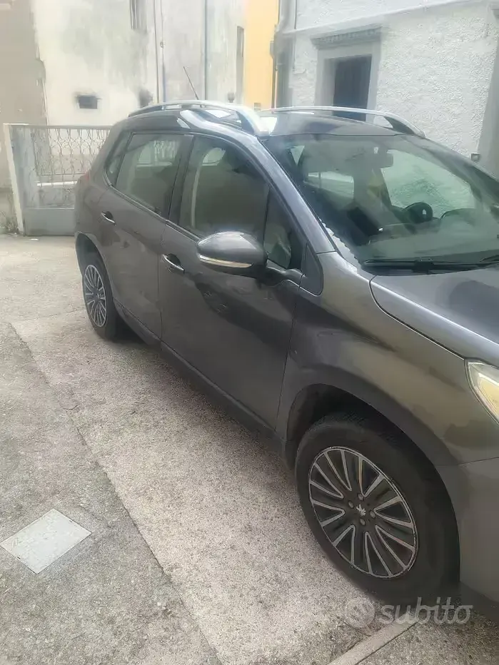 Usata Peugeot 2008 99 CV (72 kW) 2017 Grigio SUV