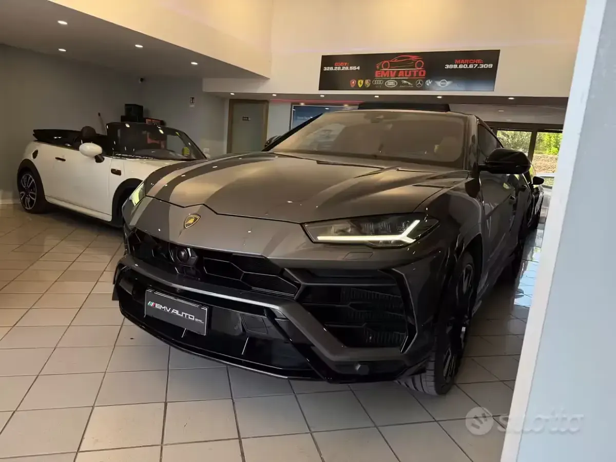 Usata Lamborghini Urus 650 CV (478 kW) 2022 Grigio SUV