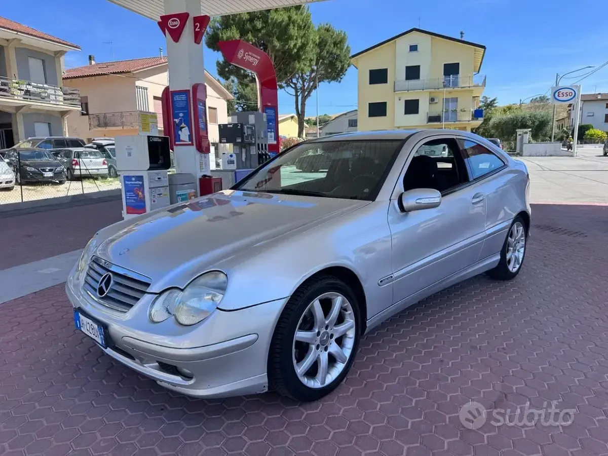 Usata Mercedes C200 Avantgarde 150 CV (110 kW) 2007 Grigio Coupé