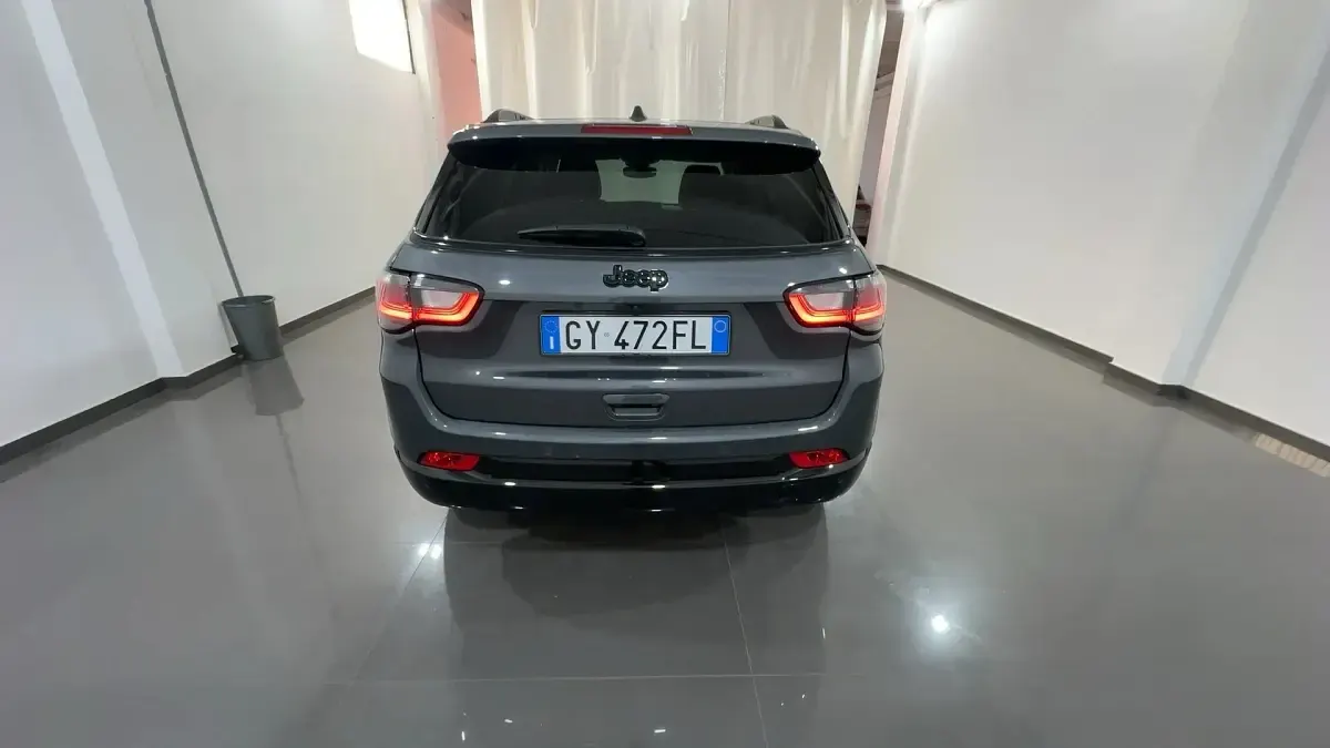 Usata Jeep Compass Summit 130 CV (95 kW) 2025 679graphite grey SUV