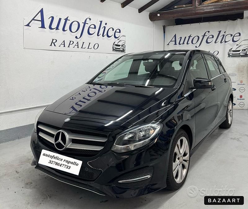 Nero Usata 2017 Mercedes B200 Premium Monovolume | 15.900 € (Buon prezzo) - Immagine 1/4