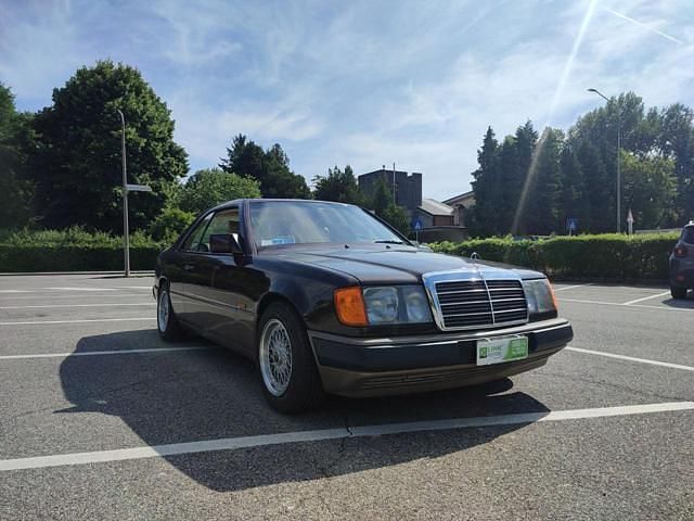 Usata Mercedes E300 188 CV (138 kW) 1989 Marrone