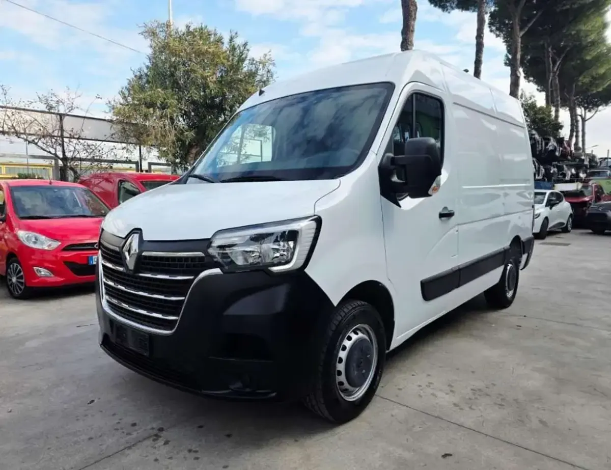 Begagnad Renault Master 135 HK (99 kW) 2021 Vit Minibuss