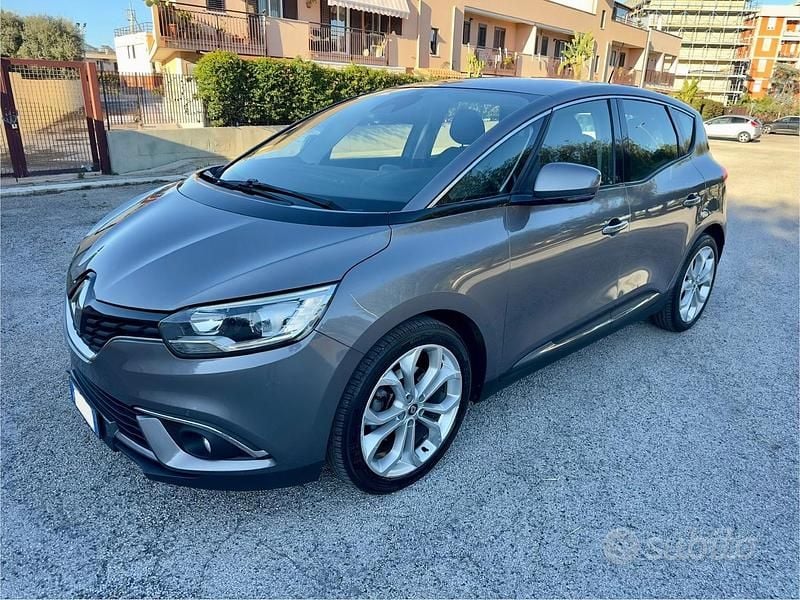 Usata Renault Scénic IV Intens 110 CV (80 kW) 2018 Grigio Monovolume
