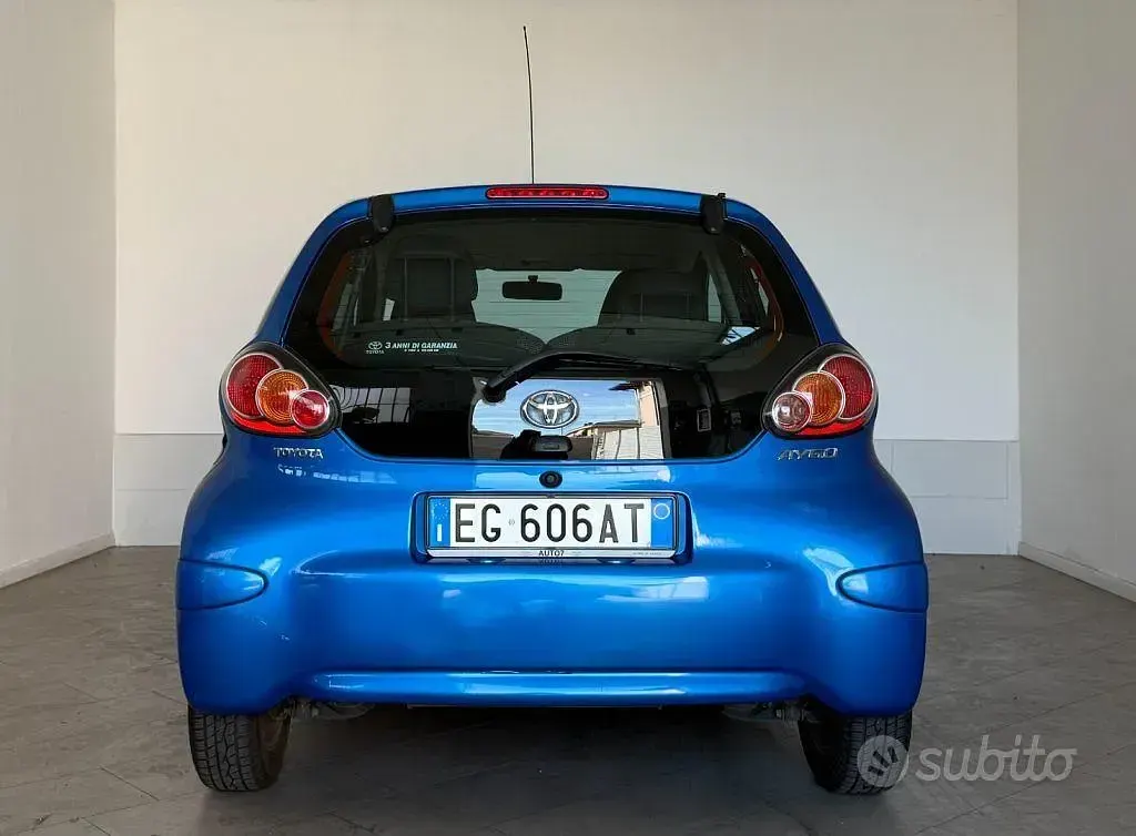 Usata Toyota Aygo 68 CV (50 kW) 2011 Blu Utilitaria