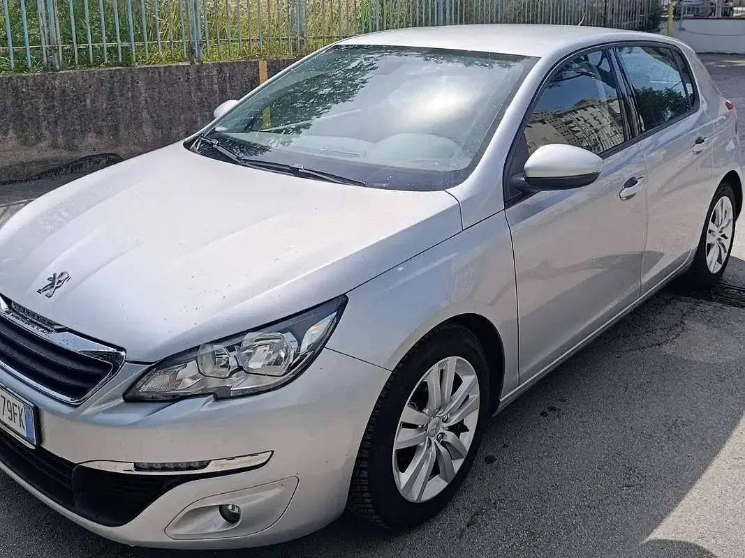 Usata Peugeot 308 Active 92 CV (67 kW) 2015 Berlina